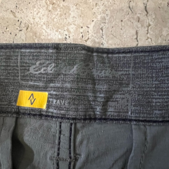 Eddie Bauer Gray Travex Pants Men’s Size 30 - Picture 3 of 5